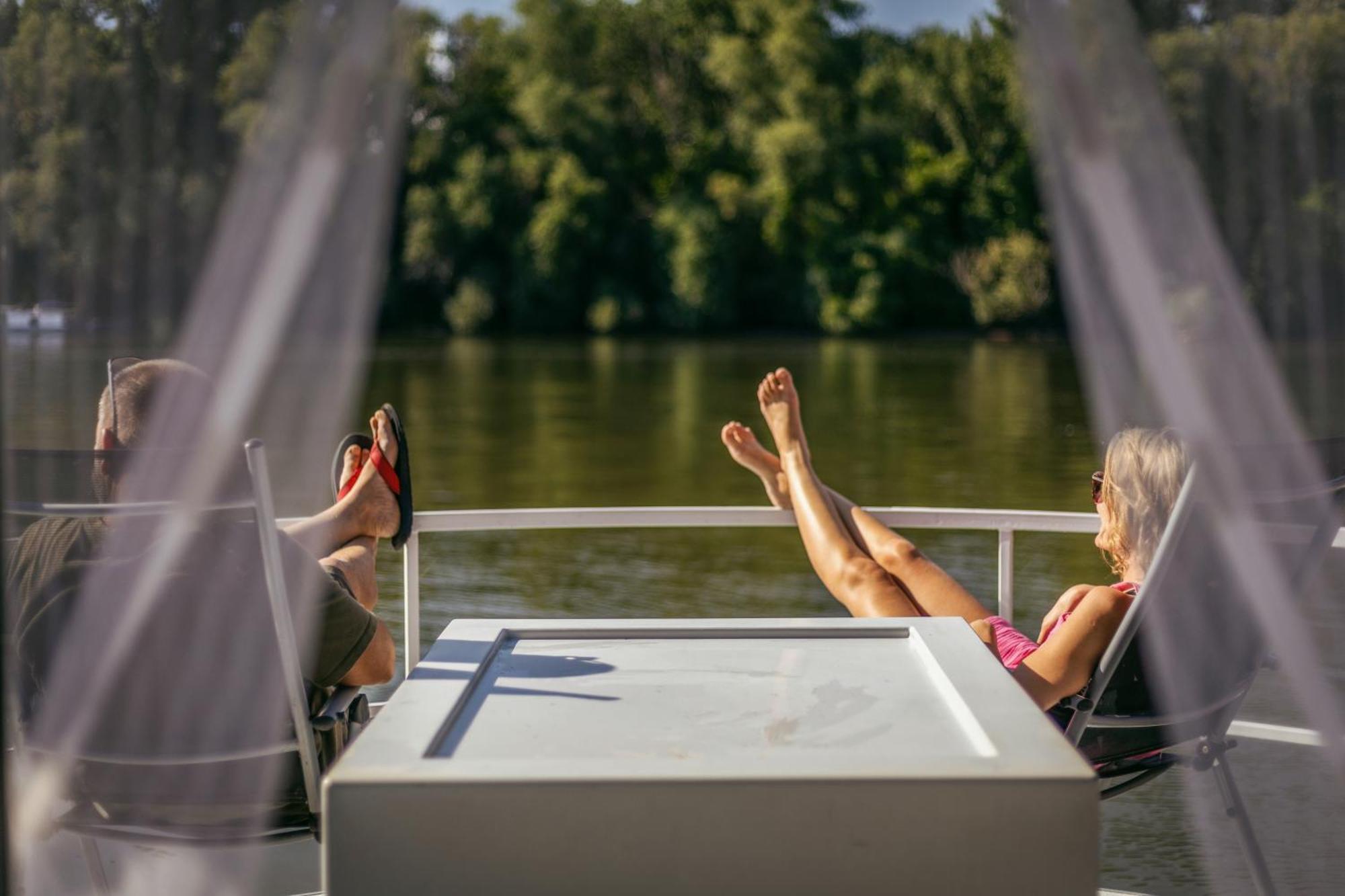 Lakohajo, Uszohaz - Tisza-To Hotel Tiszafured Ngoại thất bức ảnh