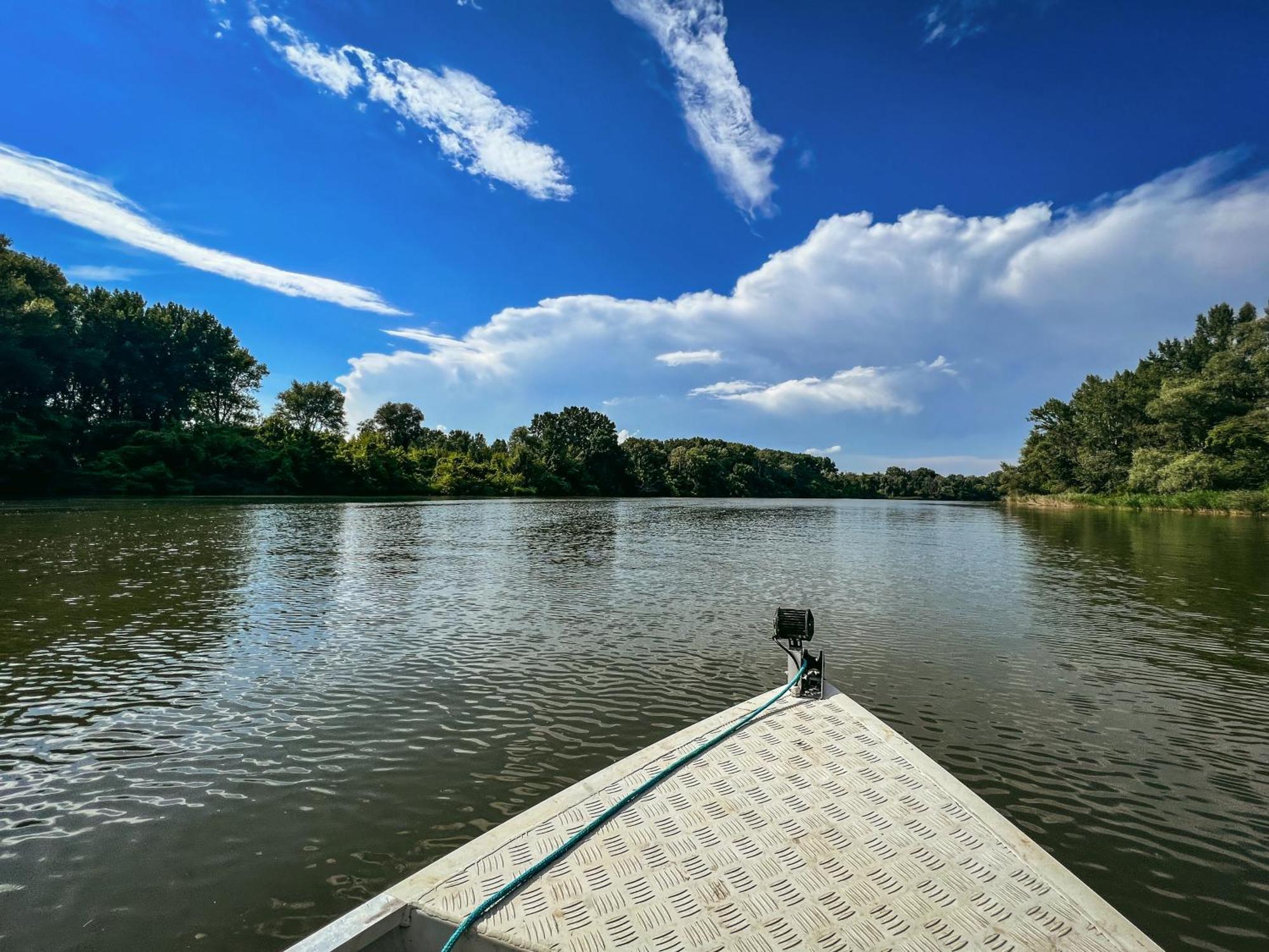 Lakohajo, Uszohaz - Tisza-To Hotel Tiszafured Ngoại thất bức ảnh